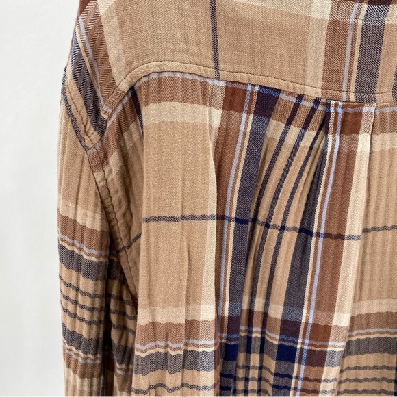 Aerie tan & navy blue plaid flannel shirt - Picture 8 of 10
